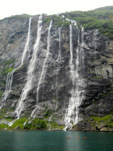 Geiranger waterfalls and kayaks